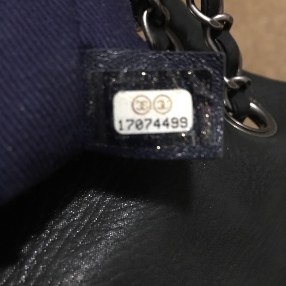 CHANEL - Picture 4 of 8